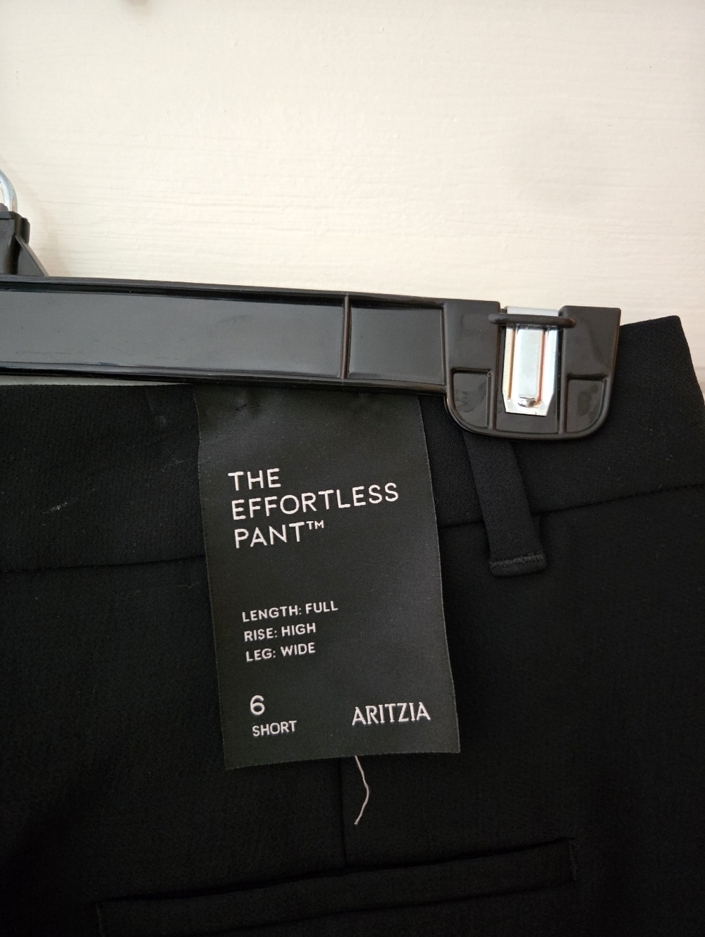 NWT Aritzia "The Effortless Pant" - 6 Short